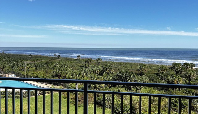 Oceanfront Tranquility in Surf Club, Intracoastal Access, pools, gym, hot tub