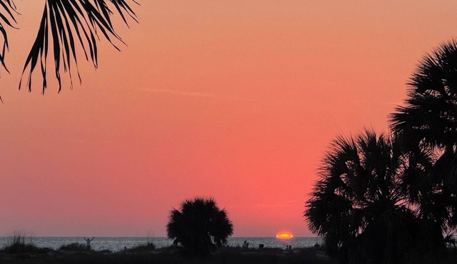 Old Florida Vibe - St. Pete Bungalow 2-bdrm w/AC in charming Gulfport