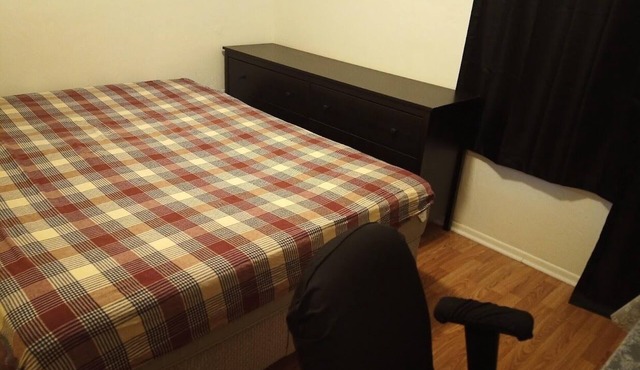 One bed one bath room close to UF and Shands