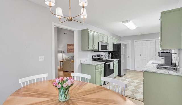 One-Level 3BR, Yard & Firepit in Spring Hill