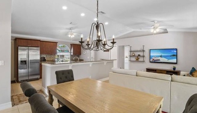☀️Open, private pool home! Close to beaches, shopping, golf and baseball.