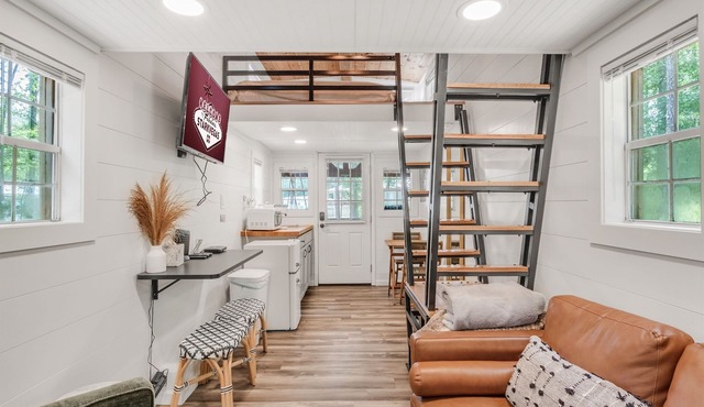 OutBack, Glamping, Screened-In Sunsets in Starkville