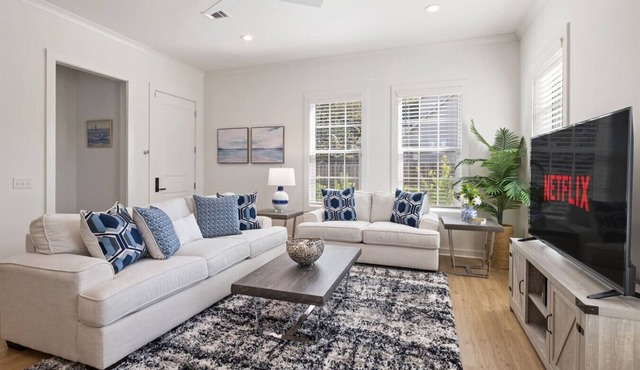 Pass Christian 3BR Townhome - Pool - Sleeps 6