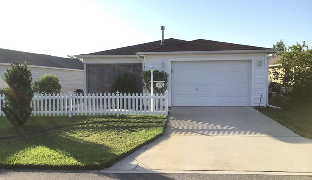 Patio Villa in St. Charles Village, GOLF CART, BBQ & WiFi included!