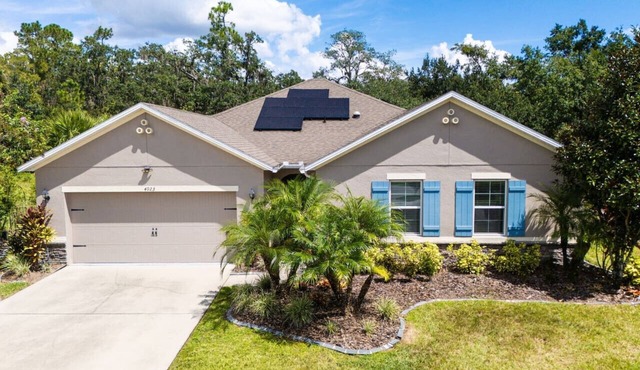 Peaceful Modern Oasis Backing to Nature Preserve
