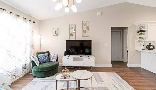 Peaceful Retreat 3 Bedroom 10 min to WEC
