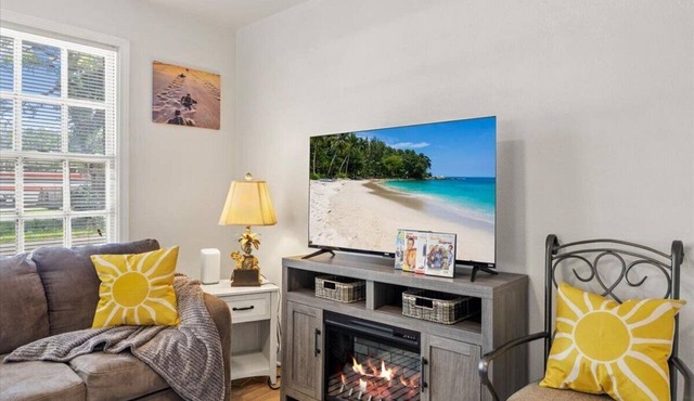 Pensacola + 17 min to beach + Pet Friendly!