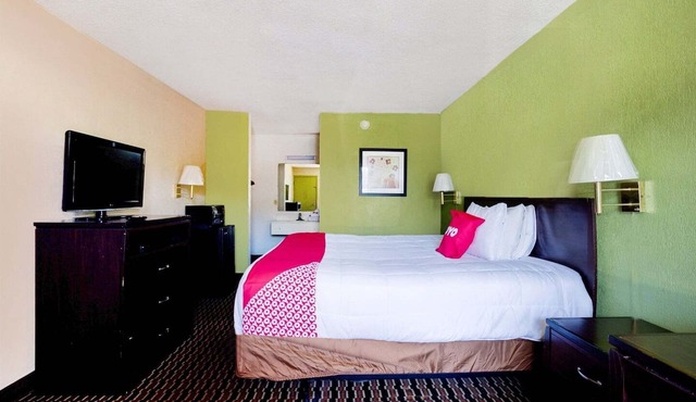 Pensacola FL | King Bed