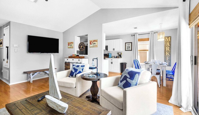 Pensacola Retreat: Beach & Downtown Fun Awaits!