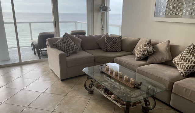 Penthouse Condo, with stunning ocean views