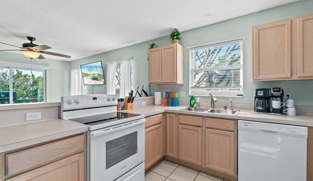 Pet-Friendly 3BR Beach Home – Paradise Park, Melbourne FL in Melbourne