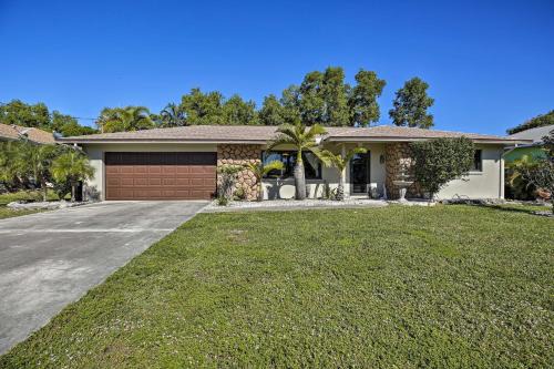 Pet-Friendly Oasis w/Deck & Fire Pit in Bokeelia!