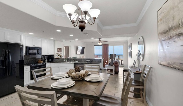 PET FRIENDLY-Beach Service Included-GROUND FLOOR-POOLSIDE CAFE-HOT TUB-GRILLS