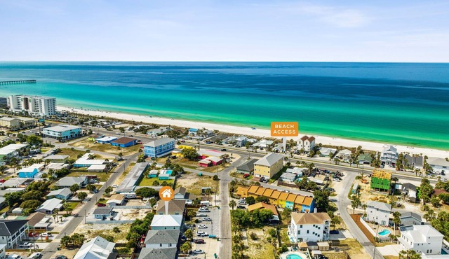 Pet Friendly! 500 feet to Beach!