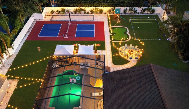 Pickleball-BBall-Volleyball, Pool & Bar Resort