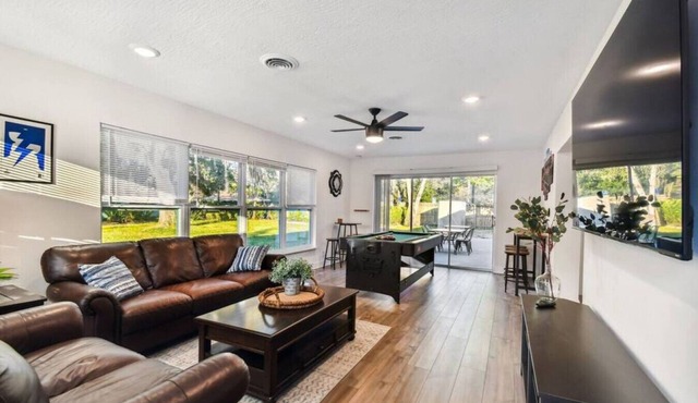 Plush sheets, Games!, Huge backyard, Massage Chair