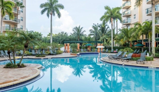 Pompano Beach | Couples Golf Getaway | Pool + Golf