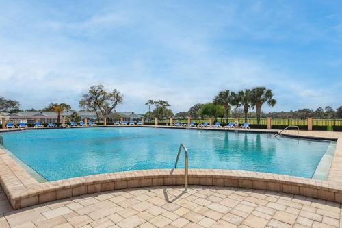 Pool Access + Course View: Golf Getaway in Sebring