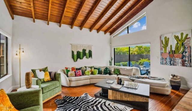 Pool * BBQ * Fire pit * Pool Table * TV room