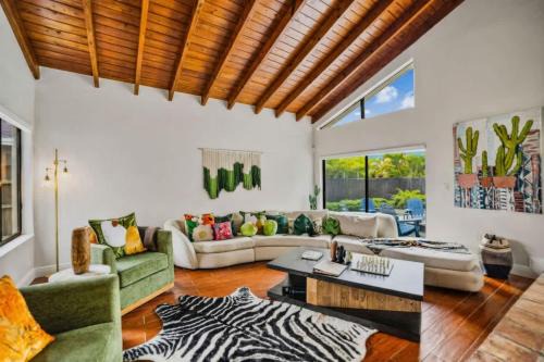 Pool - BBQ - Fire pit - Pool Table - TV room in Miami