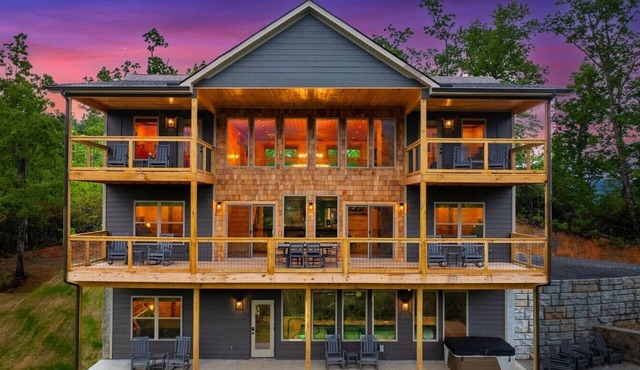 Pool Cabin with 5 King Bedrooms in Cosby