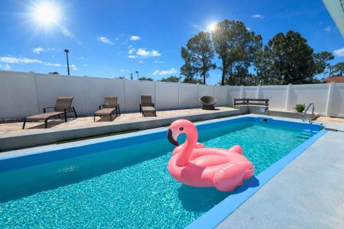 Pool Retreat 5min Anclote Beach