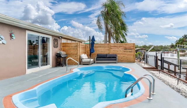 Pool-Sauna-Water Dolphin view house - sleeps 10
