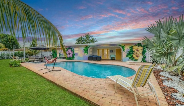 Poolside Paradise | Near Beach & Downtown