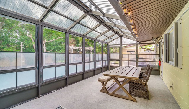 Poolside Paradise! Central Merritt Island Home