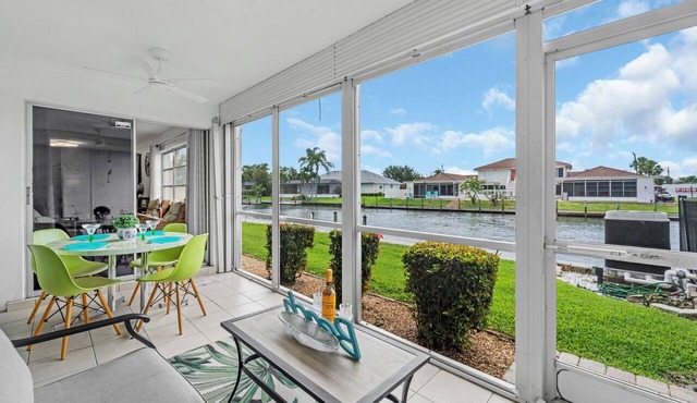 Premier Waterfront Cape Coral Escape-Refreshing Pool & Sunset Views