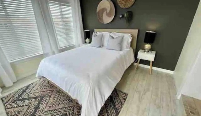 Prime Location! 5min to the Beach/Cruises