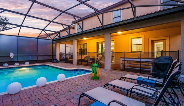 Privacy Screened Pool w/Theater & Game Room