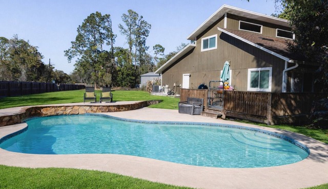 Private 2-Acre Woodland Retreat Pool + Boardwalk