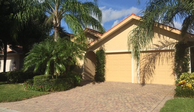 Private 3BR 3BA Villa in Gorgeous Resort-Style Tennis Oriented Gated Community