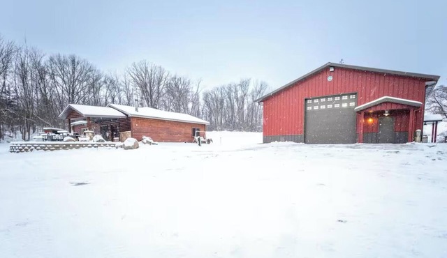 Private 40-Acre Cabin + Indoor Pickleball & Trails in Sauk Centre