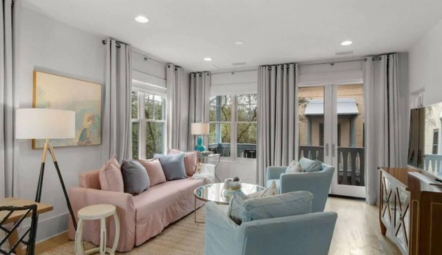 PRIVATE BEACH/POOL ACCESS-Gulf Side Pied-a-Terre-Steps to the Beach-2 Bikes