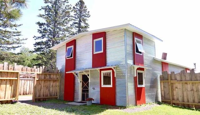 Private Blue Pine Getaway in Duluth