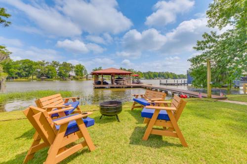 Private Dock + Porch: Lakefront Retreat in Cobb! in Cobb