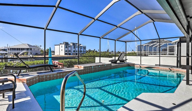 Private Dock & Saltwater Pool: Apollo Beach House