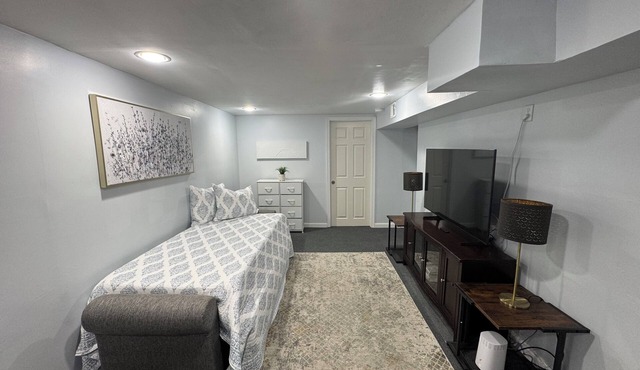 Private Entry Studio in Quiet Historic Neighborhood in Philadelphia