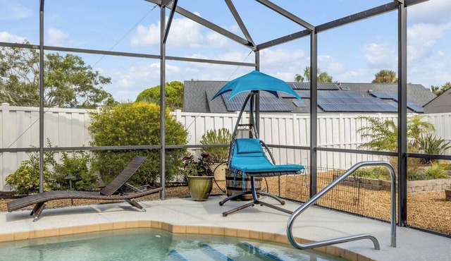 Private Garden Pool Retreat - Pet Friendly- Walk to the Beach! in Ormond Beach