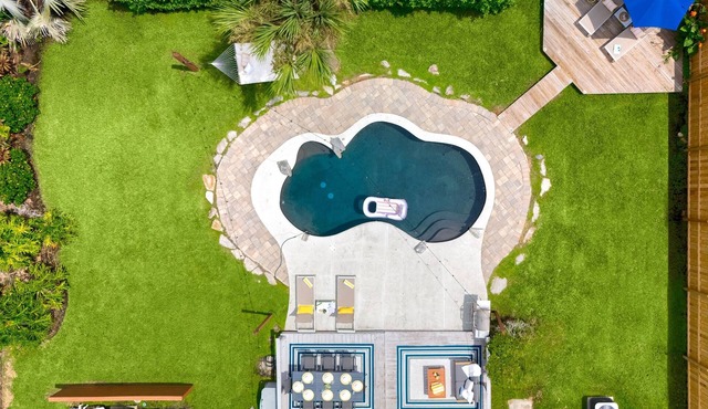 Private Heated Pool | Minutes to Mayo & Beach