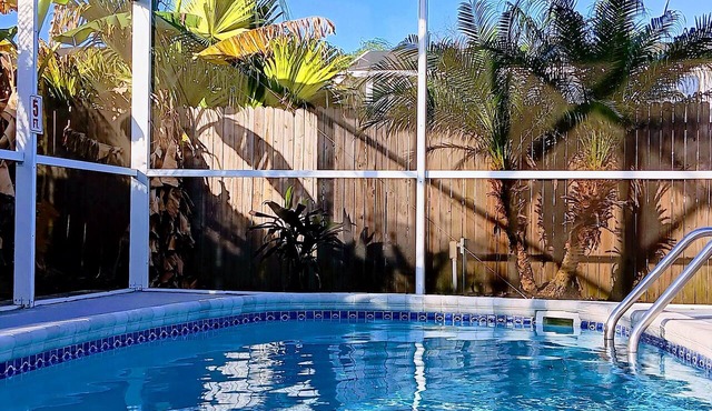 Private Heated Pool Game Room Only 8 mi to Disney!