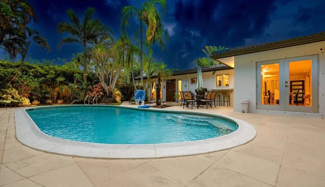 Private Oasis with Pool and Tiki Hut