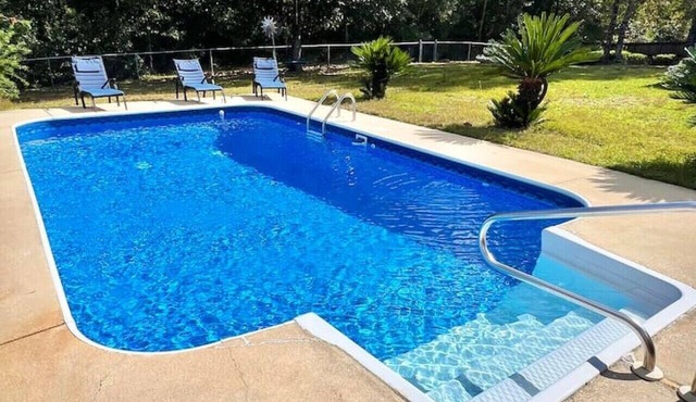 Private Pool 4BR Fire Pit Sunroom Swing Bed