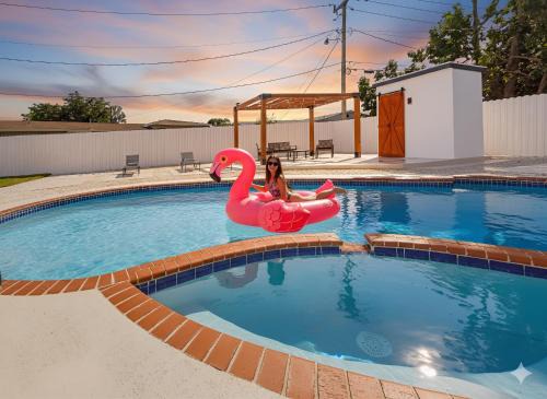 Private Pool & Game Room Near Hard Rock Stadium