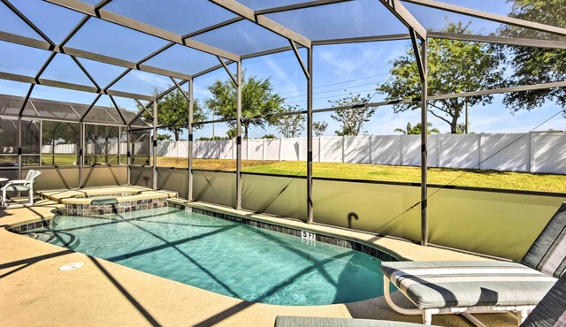 Private Pool + Game Room! Davenport Family Home in Davenport