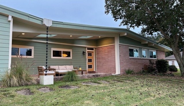 Private Pool Home. 7 Mins to the Beach! Arcade. Perfect retreat rain or shine!