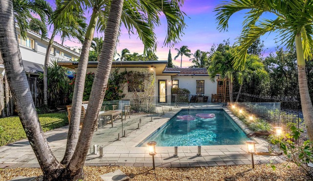 Private Pool Oasis Close to Beach w/New Interior!