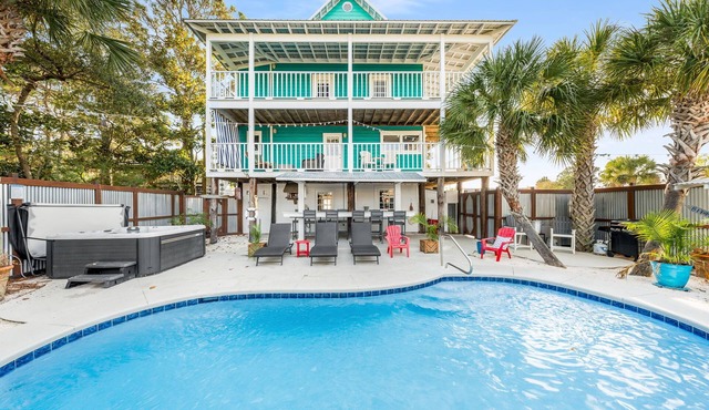 Private pool & hot tub steps from the beach